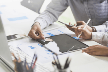 CPQ vs AI Guided Selling for B2B Manufacturers
