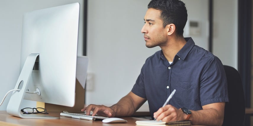 Marketing manager creating marketing campaigns with a visual configurator