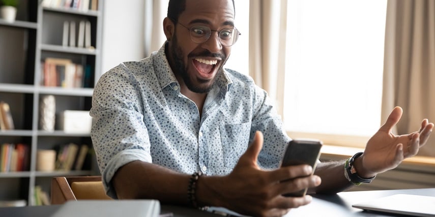 Shopper becoming a brand ambassador because he enjoys shopping through a visual configurator