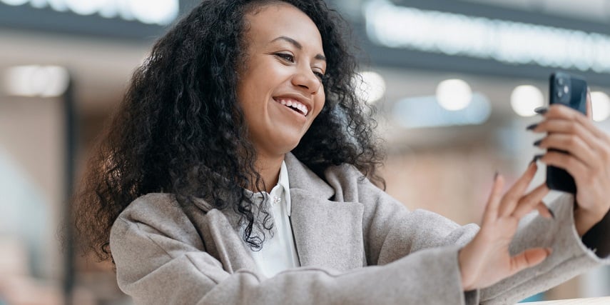 Shopper considering different jewelry options and 3D product photography views