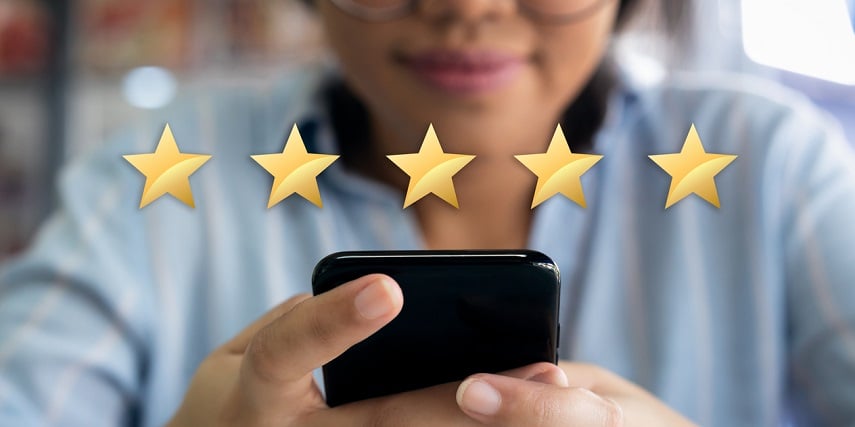 Shopper giving an online store a five-star review