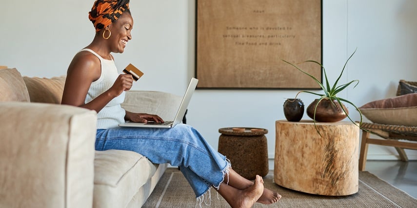 Shopper playing with a product customizer on her home computer