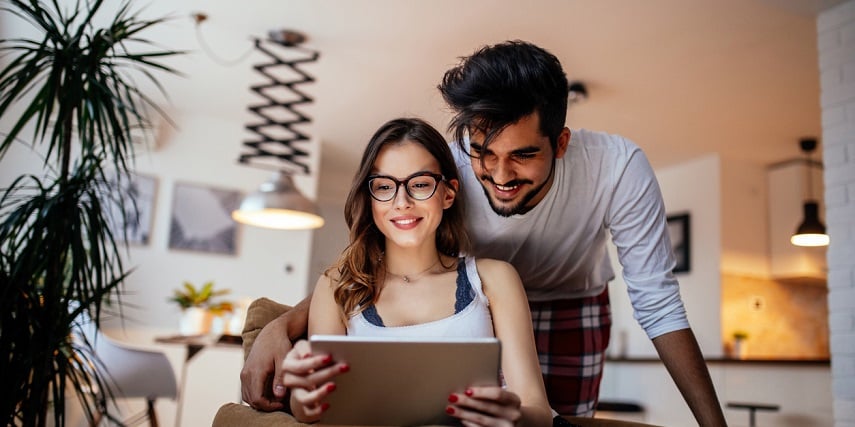 Shoppers looking at GIFs of 3D product images