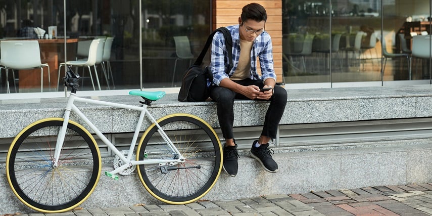 Urban biker designing a custom bike through a Shopify product customizer
