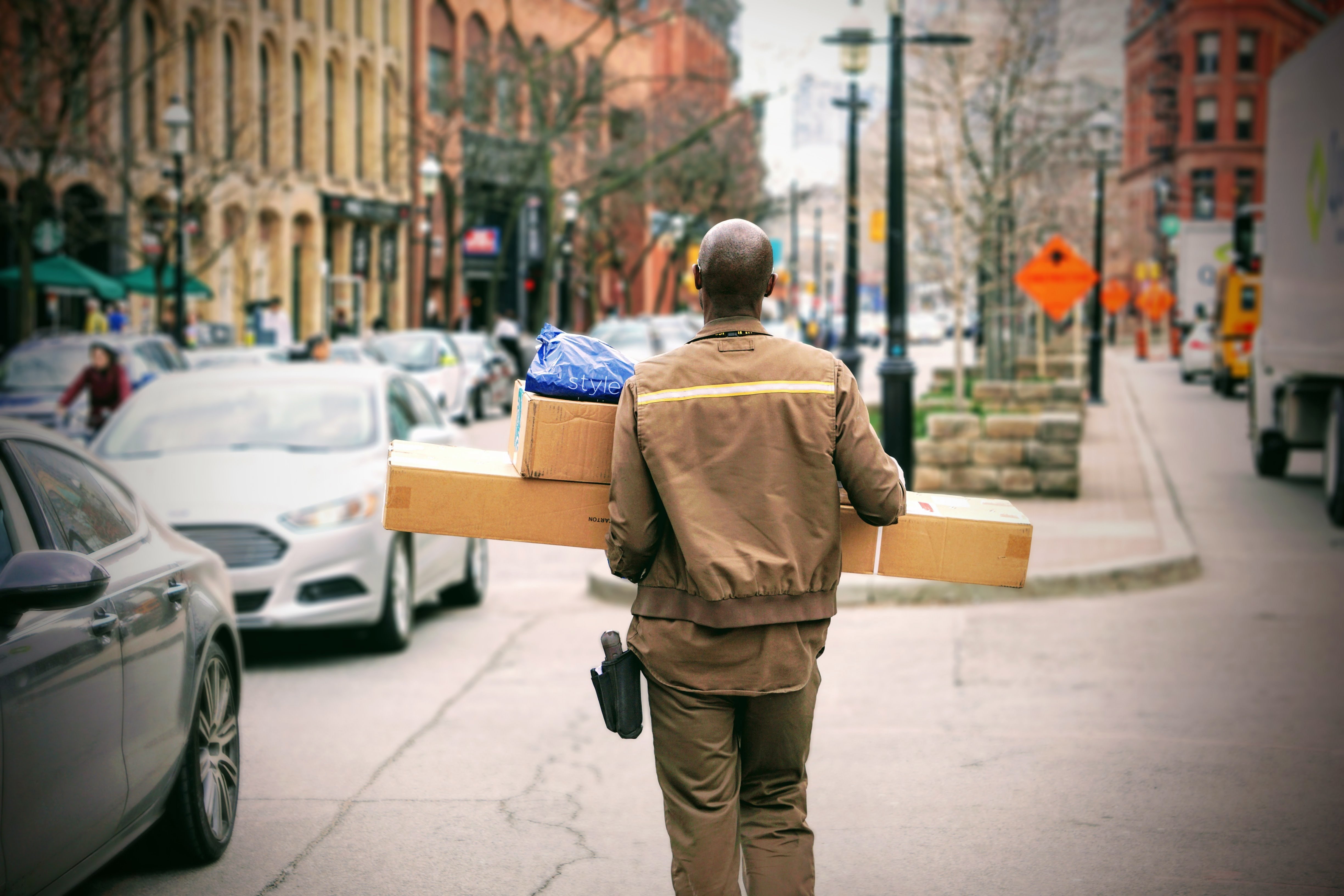 Man delivering e-commerce products